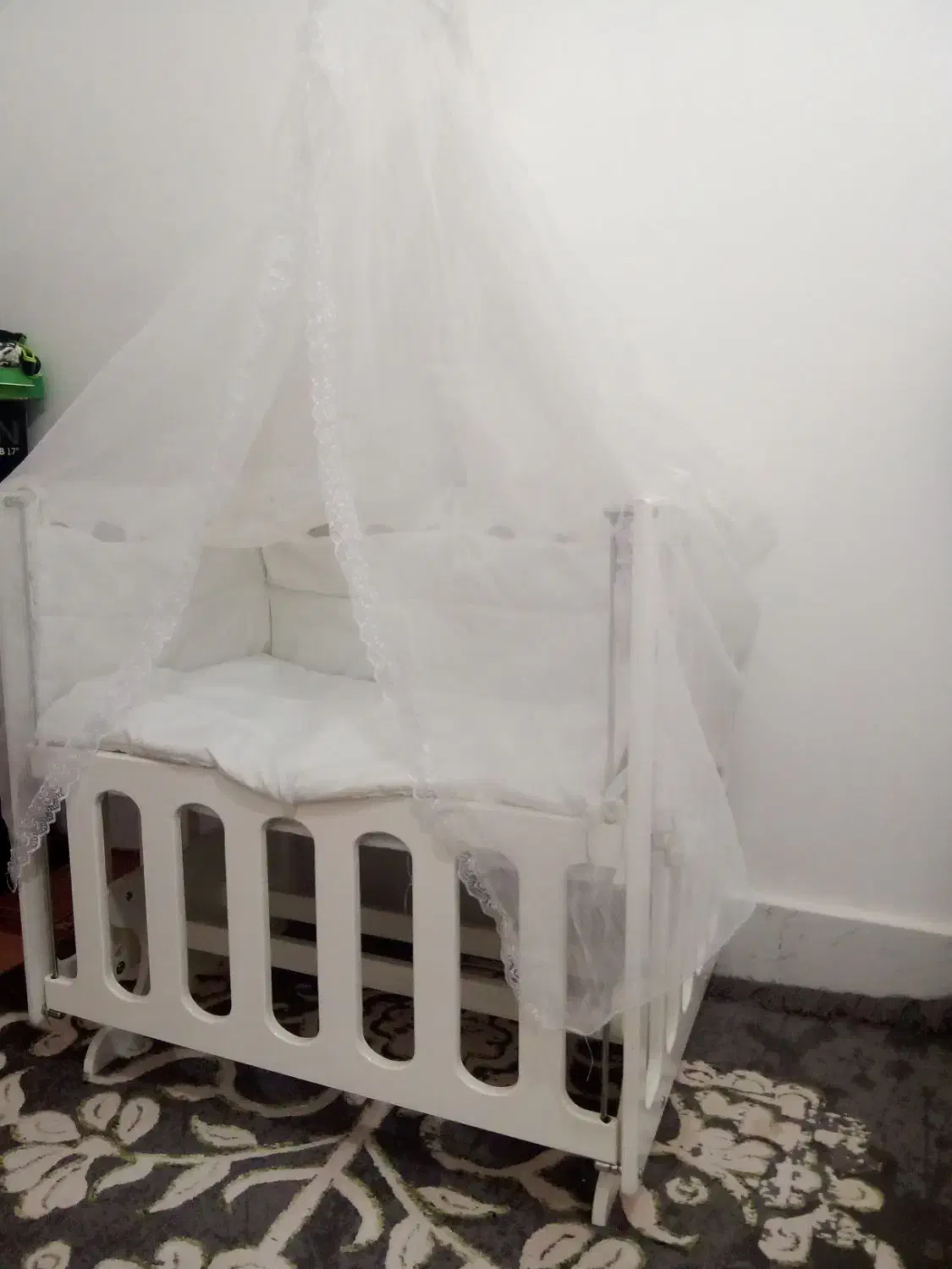 تخت و گهواره کودک|اسباب و اثاث بچه|خوی, |دیوار
