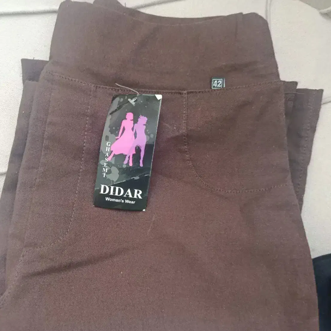 شلوار کتان|لباس|اراک, |دیوار