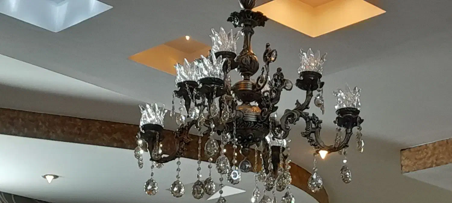 لوستر رنگ انتیک سالم نو۴شعله دوتایی|لوستر و چراغ آویز|مشهد, هفت تیر (حافظ)|دیوار