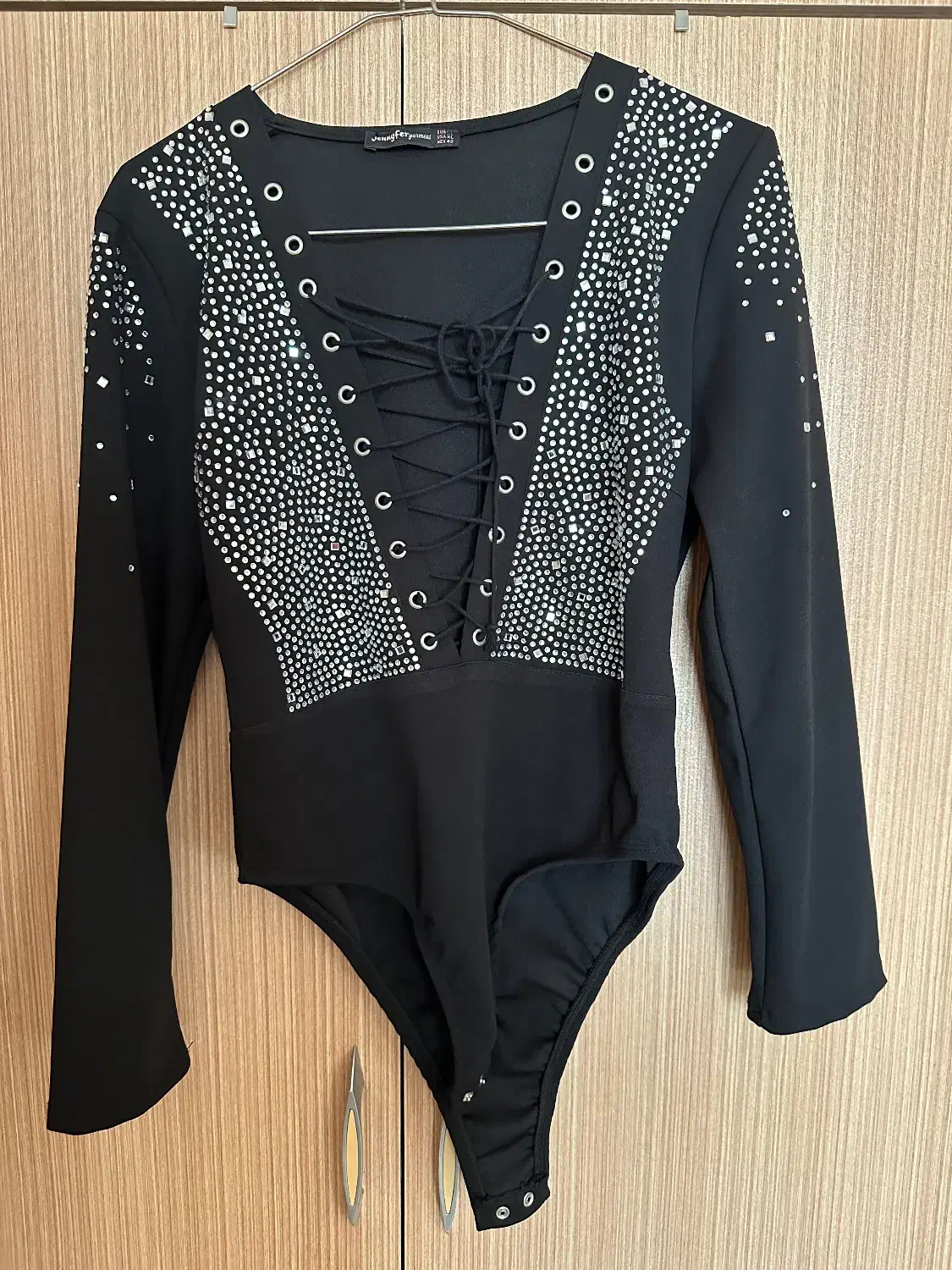 لباس مجلسی|لباس|تبریز, |دیوار