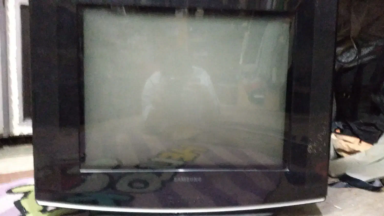تلویزیون ۲۱ اینچ سامسونگ صفحه تخت|تلویزیون و پروژکتور|پاکدشت, پاکدشت (مامازند)|دیوار