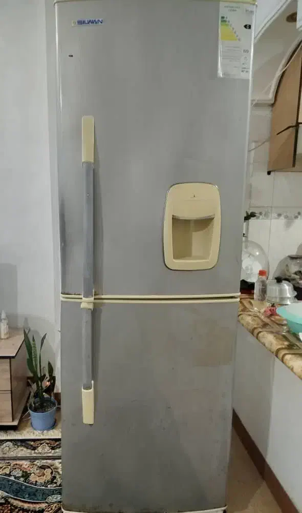 یخچال فریزر دو در سالم موتور سالم بدنه سالم|یخچال و فریزر|آستانه اشرفیه, |دیوار