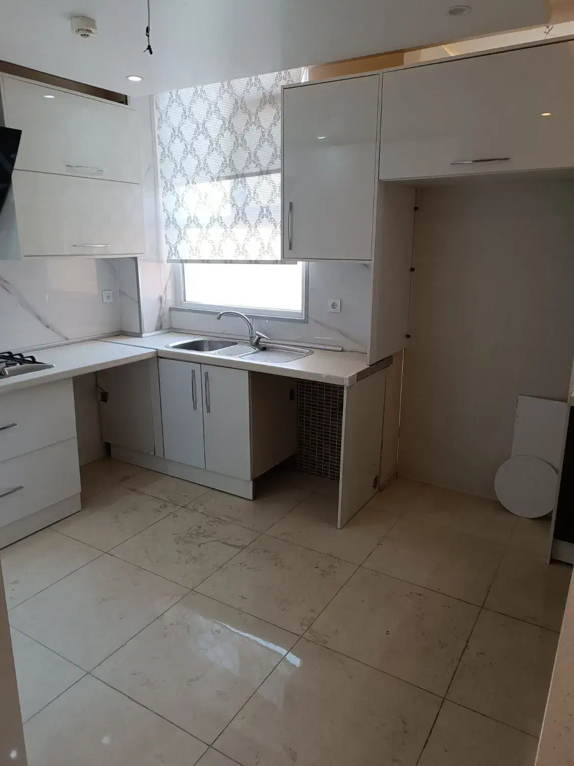 آپارتمان متراژهای  ۷۵ و ۱۰۰ و ۱۱۵ متر