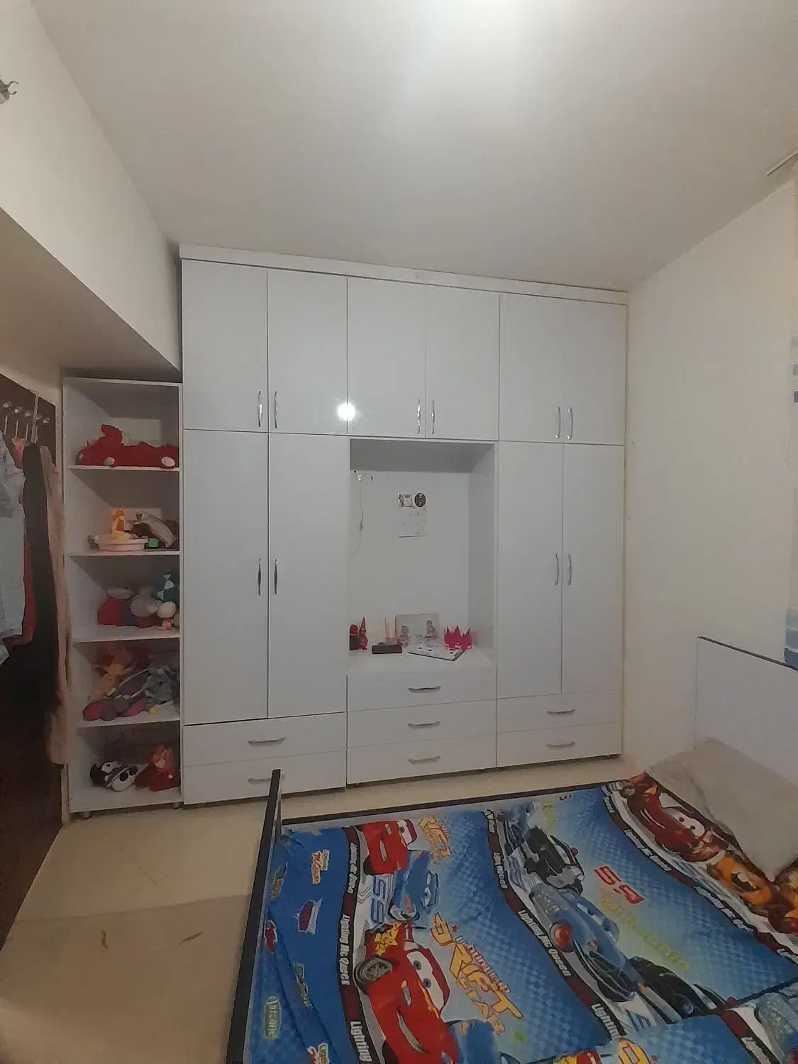 کمد دیواری و جاکفشی|مبلمان خانگی و میز عسلی|گلبهار, شهر جدید گلبهار|دیوار