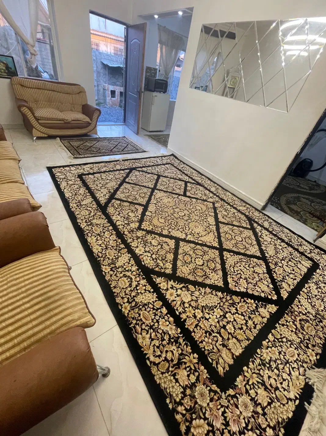 فرش دوعددباهم|فرش|رشت, فرودگاه سردار جنگل رشت|دیوار