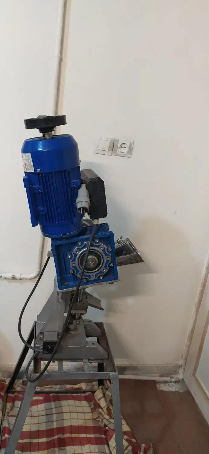 دستگاه پرس قرص قرص ساز|ماشینآلات صنعتی|رشت, رشتیان|دیوار