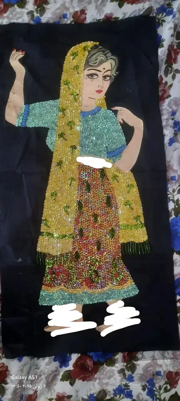 تابلو منجوق دوزی دختر با لباس محلی|تابلو، نقاشی، عکس|قائم‌شهر, |دیوار