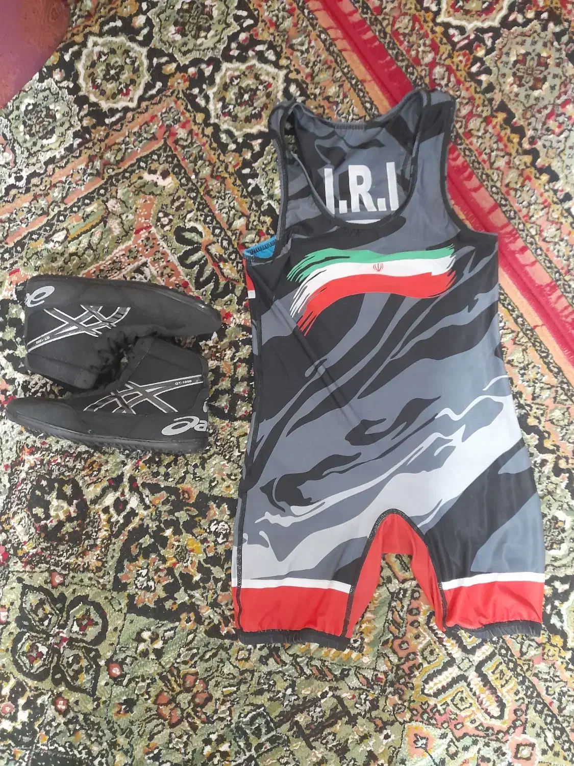 لباس کشتی دوبنده دوطرفه و کفش|تجهیزات ورزشی|اسالم, |دیوار