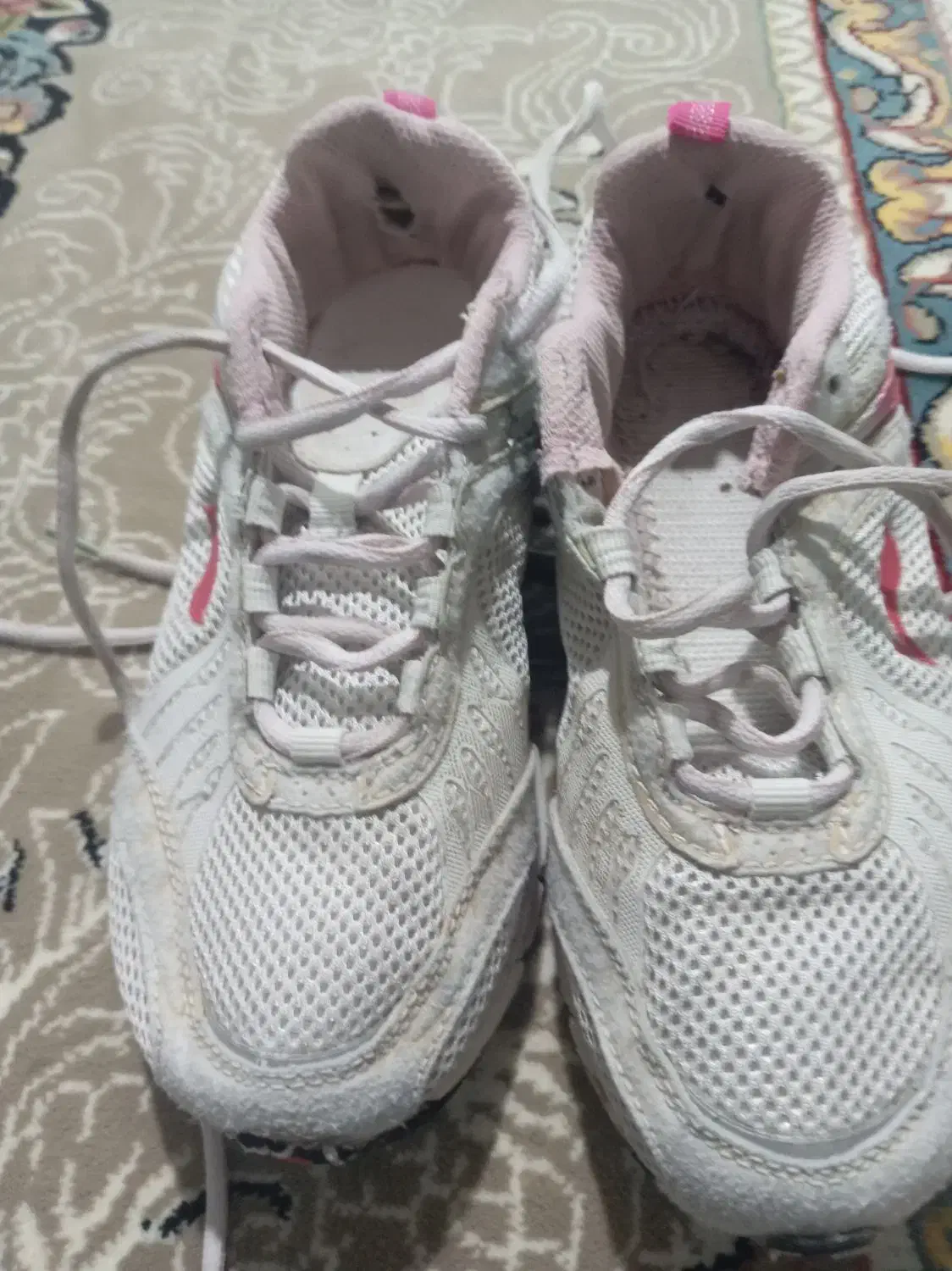 کفش کتانی تمیز سایز36 و37 زنانه خارجی|کیف، کفش، کمربند|سبزوار, باهنر|دیوار