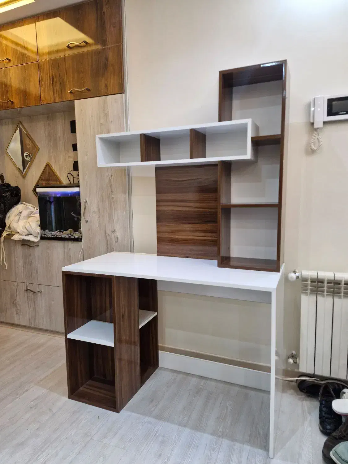 میز تحریر در حد نو|میز تحریر و کامپیوتر|تبریز, |دیوار