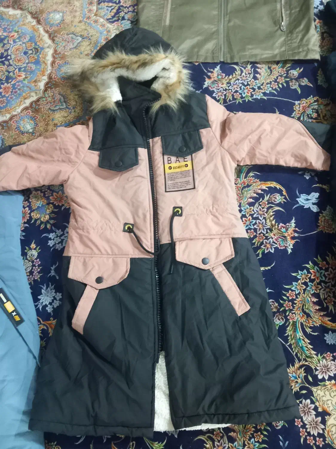 کاپشن نو به علت جمع کردن مغازه|لباس|بابل, |دیوار