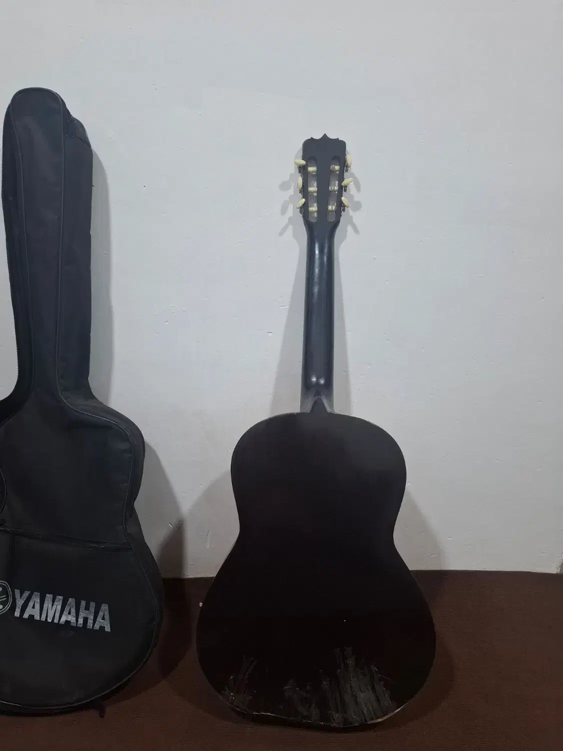 گیتار شکسته|گیتار، بیس، امپلیفایر|رشت, سلیمانداراب|دیوار