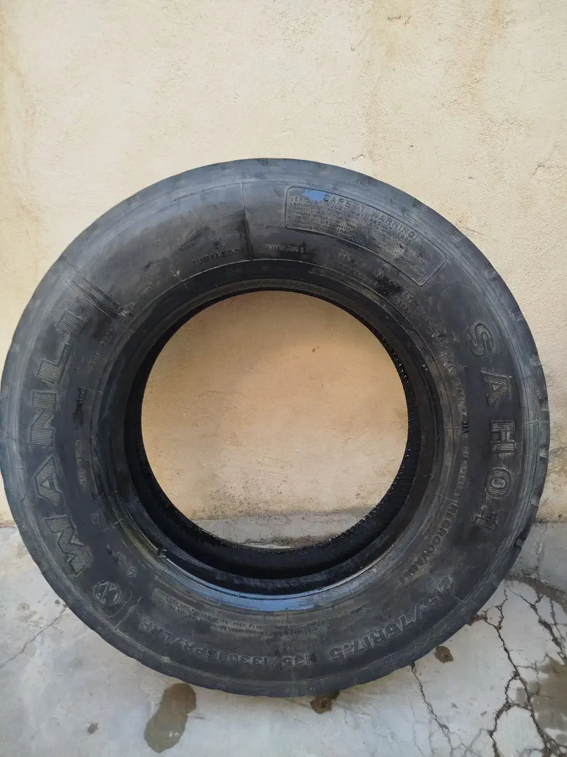 لاستیک نیسان|قطعات یدکی و لوازم جانبی|قروه, |دیوار