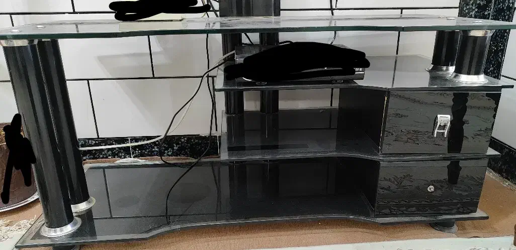 ۲ عدد میز تی وی|میز تلویزیون|گتوند, |دیوار