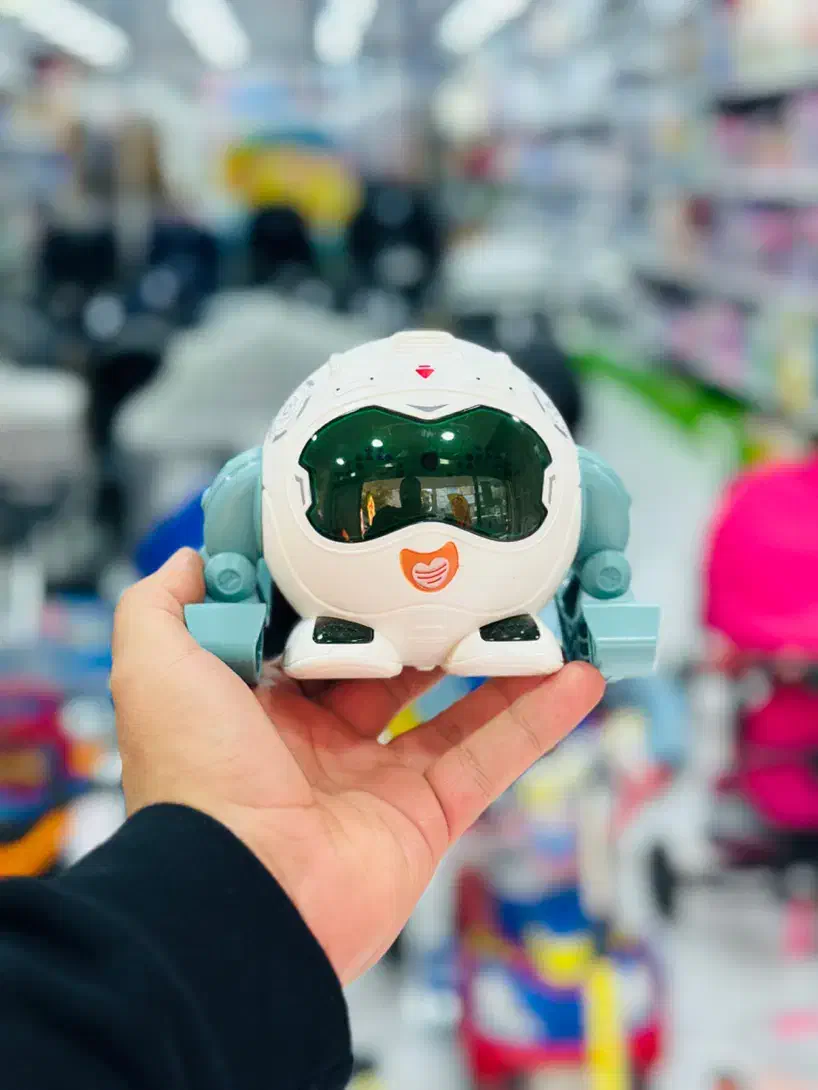 ربات ملق زن|اسباببازی|آفتاب, |دیوار