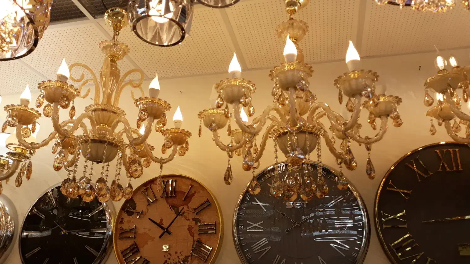 فروش انواع لوسترهای کریستالی|لوستر و چراغ آویز|تبریز, |دیوار