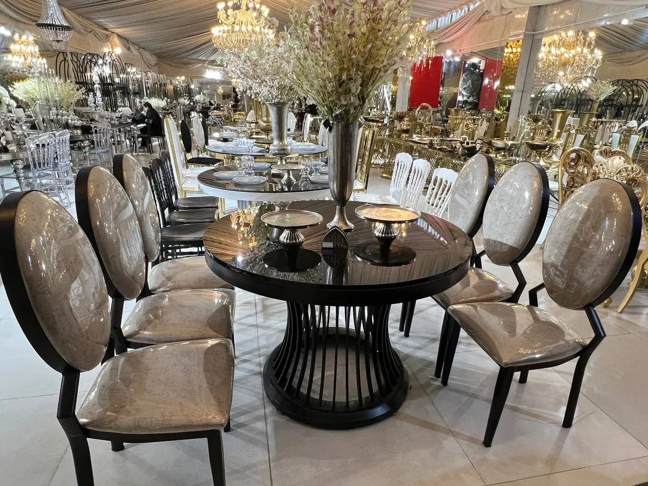 صندلی مدل کمپن/تالار رستوران میز رنگ|عمدهفروشی|فندقلو, |دیوار