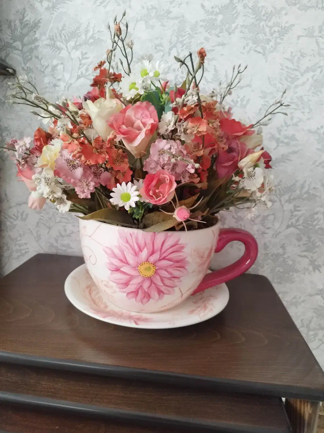 گل مصنوعی فنجان نعلبکی بزرگ|گل مصنوعی|فردیس, منظریه|دیوار