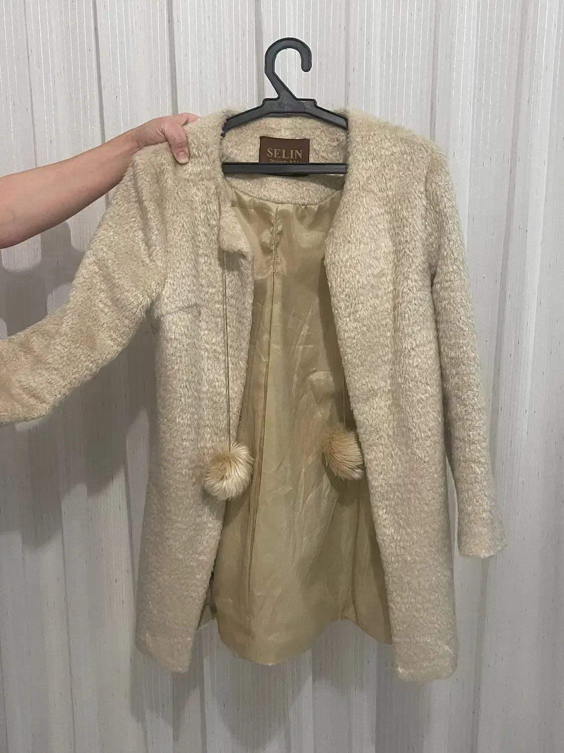 پالتو|لباس|مشهد, فردوسی|دیوار