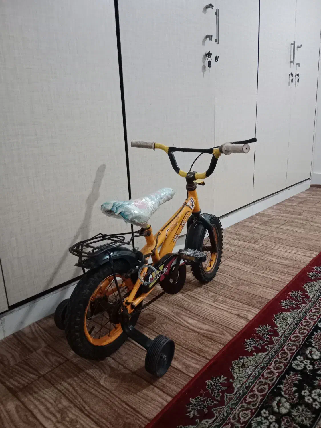 دوچرخه سایز ۱۲ درحد نو با کمکی مارک خارجی|دوچرخه، اسکیت، اسکوتر|بندر ماهشهر, |دیوار