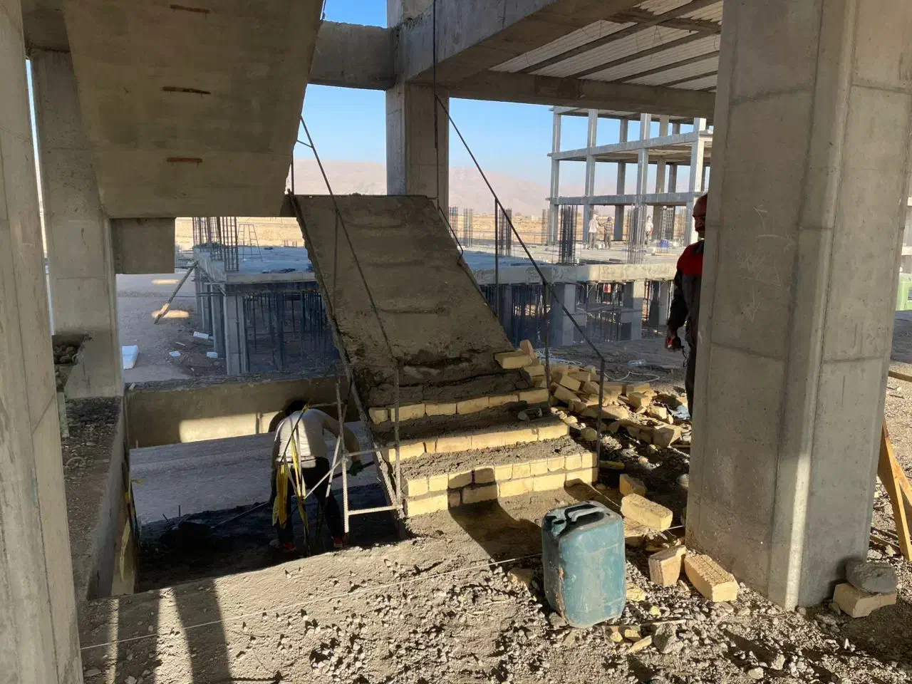 فروش امتیاز آپارتمان مسکن|فروش آپارتمان|مرودشت, مسکن مهرگان|دیوار