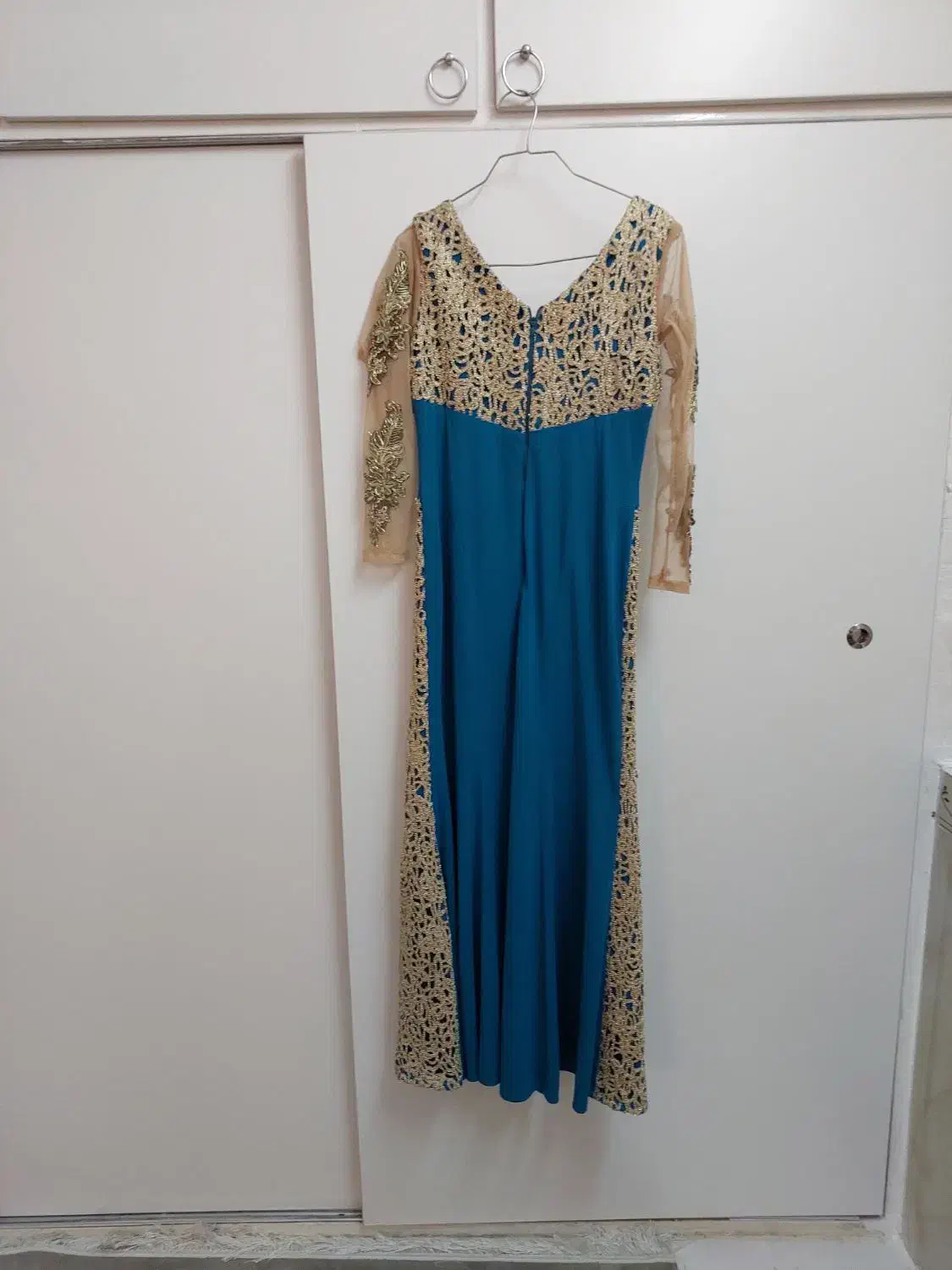 لباس مجلسی|لباس|گلستان (تهران), |دیوار