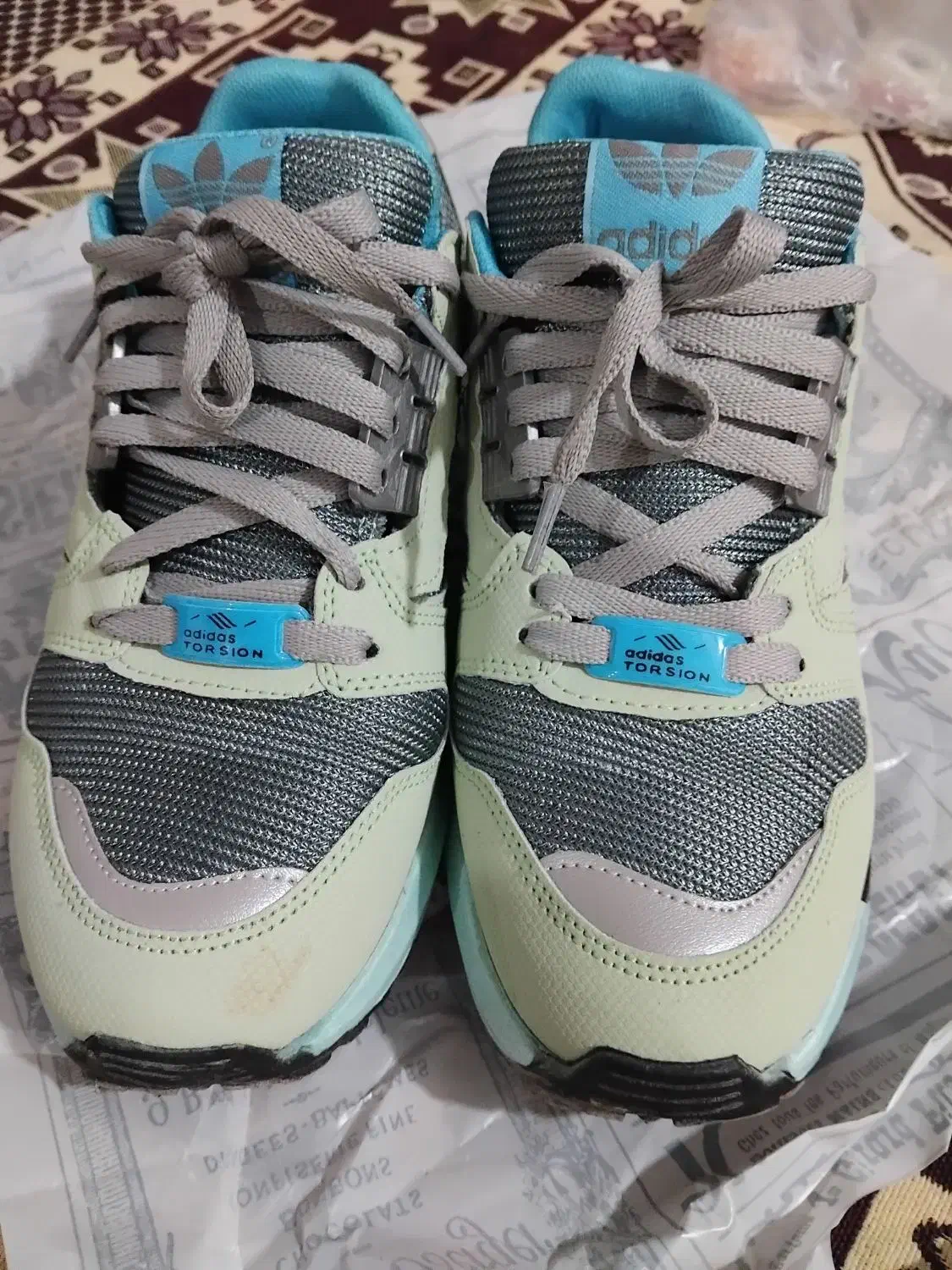 کتونی نو زنونه و دخترونه|کیف، کفش، کمربند|شیروان (خراسان), |دیوار