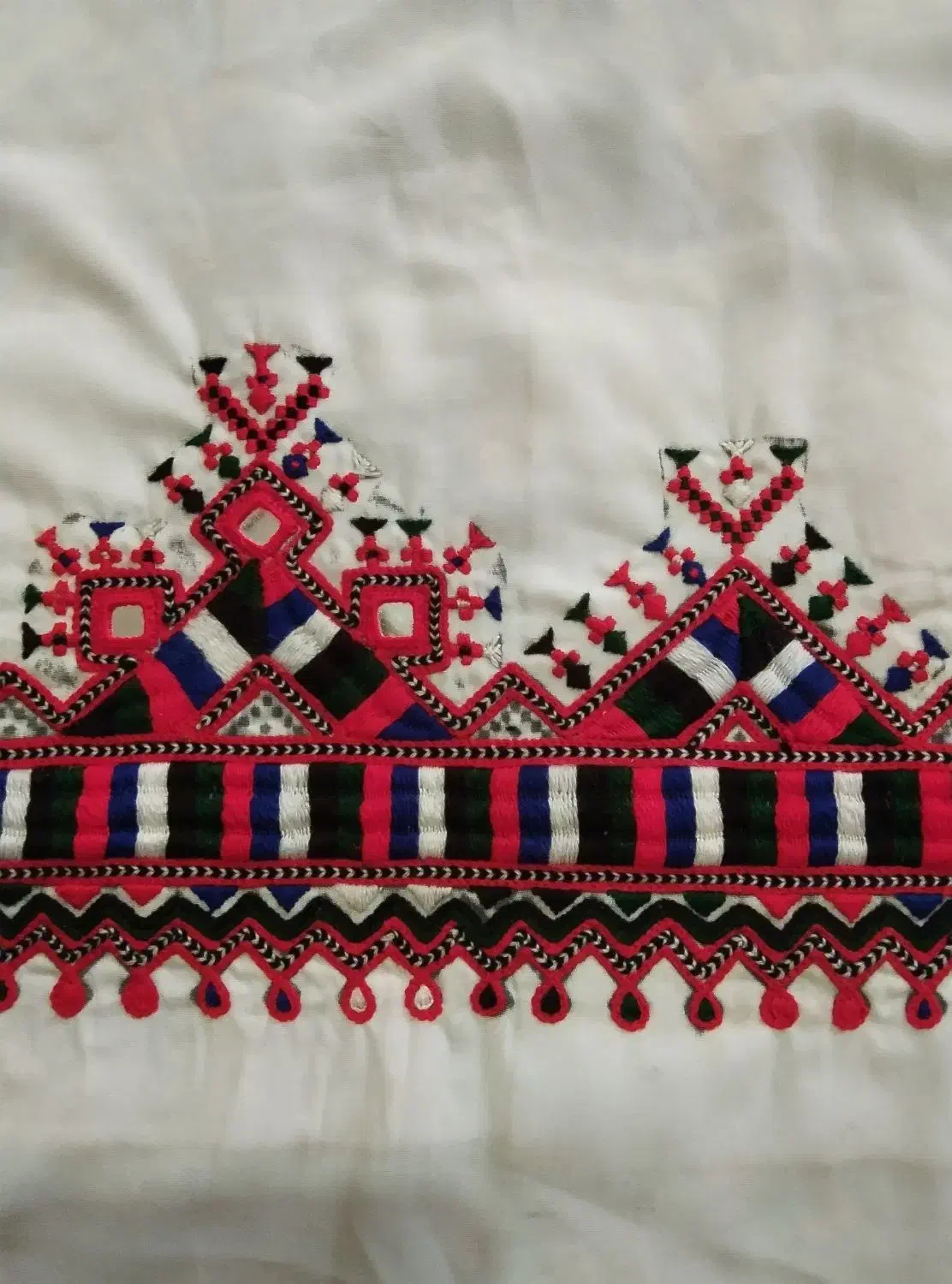 دوزنده هستم سراوان|لباس|سراوان, |دیوار