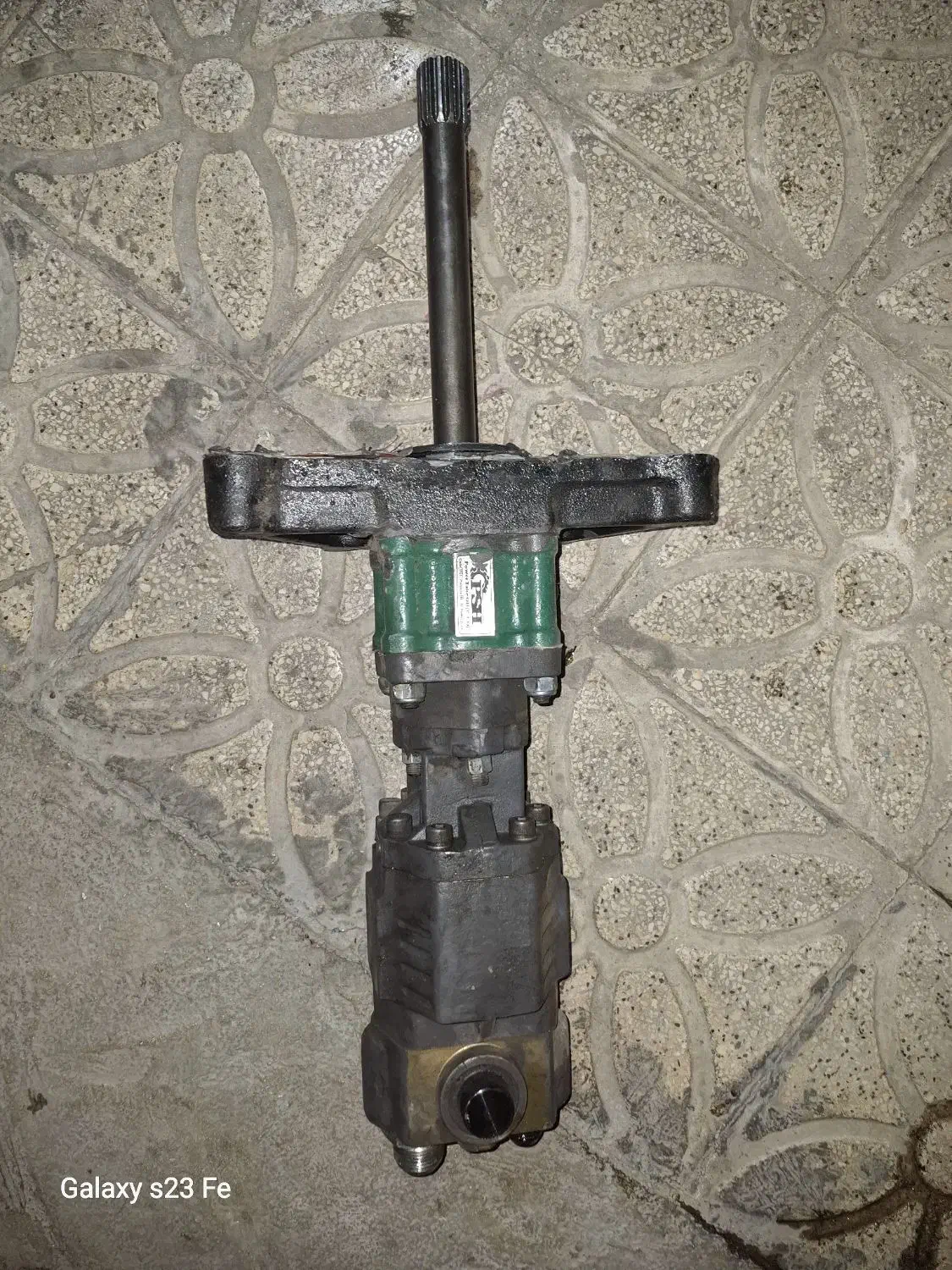 پمپ بغل گیربکسی|قطعات یدکی و لوازم جانبی|شیراز, سعدیه شمالی|دیوار