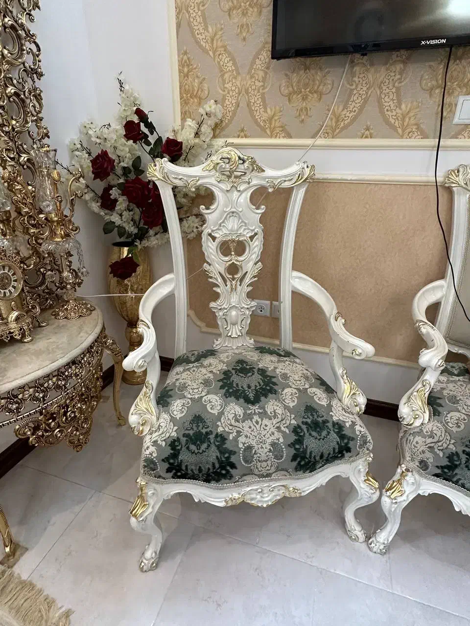 مبل ۹نفره چوب راش گرجستان|مبلمان خانگی و میز عسلی|قم, چهل درخت‎|دیوار