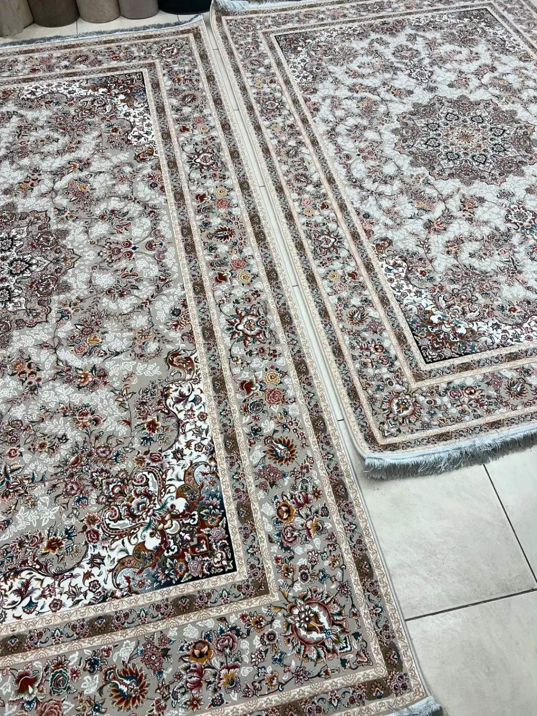 فرش نادر ۹ متر ۱۲۰۰ شانه قالی تارا(نمایندگی تبریز)|فرش|تبریز, |دیوار