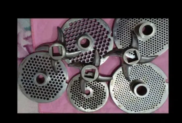 تیغ و پنجره چرخ گوشت|خردکن، آسیاب، غذاساز|شاندیز, |دیوار