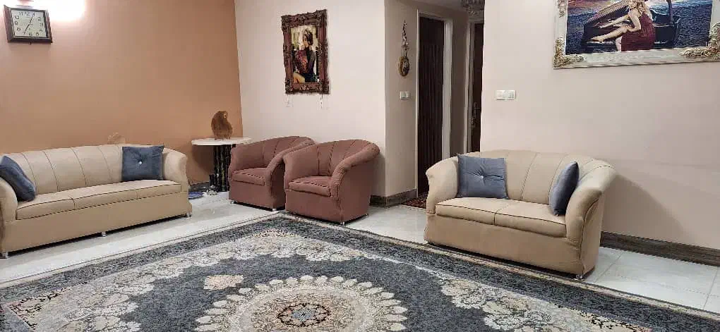مبل هفت نفره اسکلت بسیار محکم پارچه درجه یک|مبلمان خانگی و میز عسلی|شیراز, زرهی|دیوار