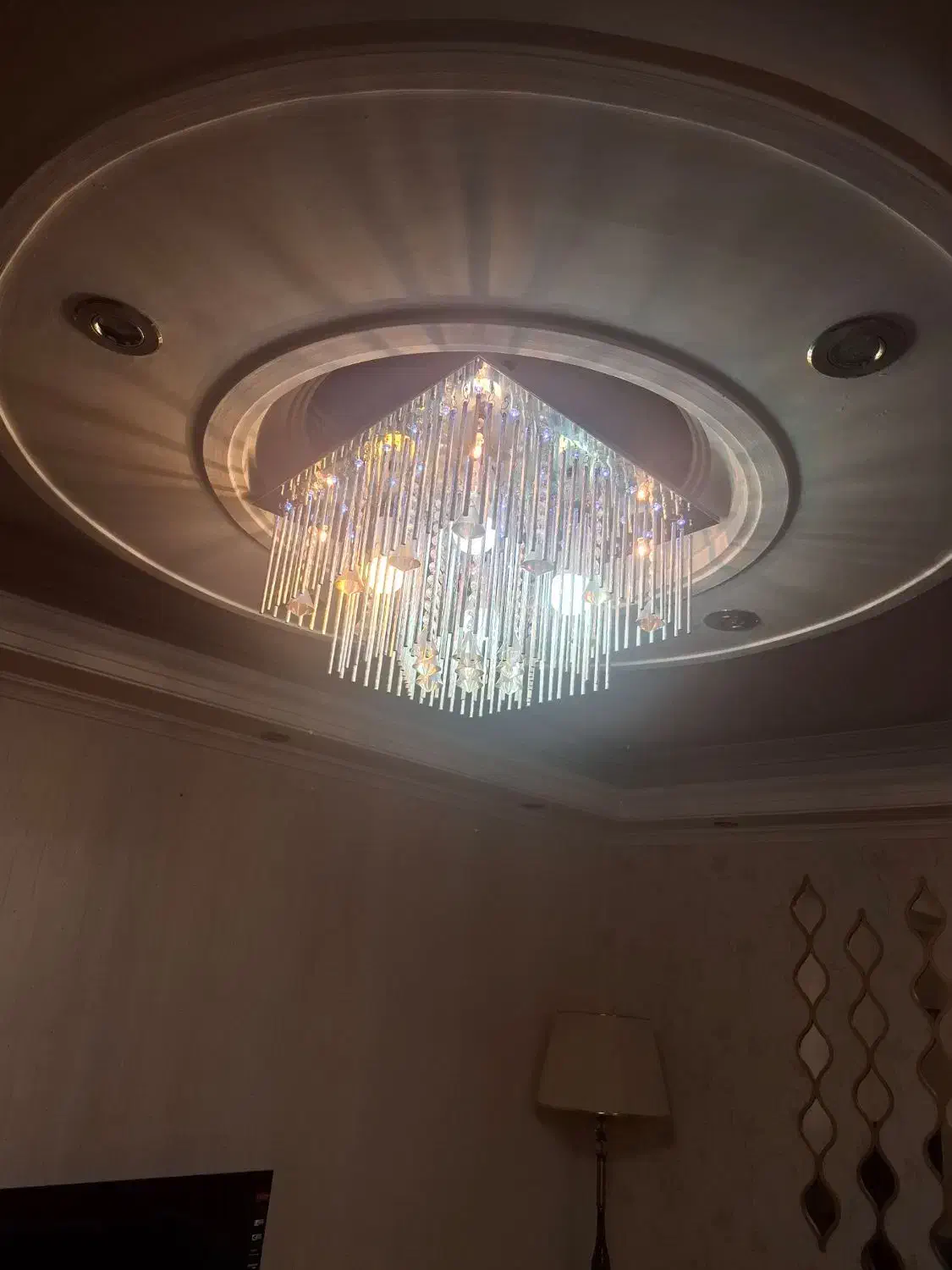 ۲تا لوستر سقفی در دوسایز|لوستر و چراغ آویز|رشت, پیرسرا|دیوار