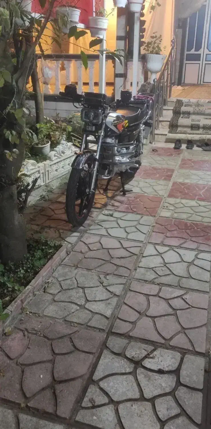 موتور سیکلت هوندا احسان۲۰۰cc|موتورسیکلت|رشت, عینک|دیوار