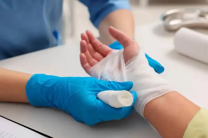 پانسمان نوین انواع زخم دیابتی، بستر، سوختگی|خدمات زیبایی و سلامت|تبریز, |دیوار
