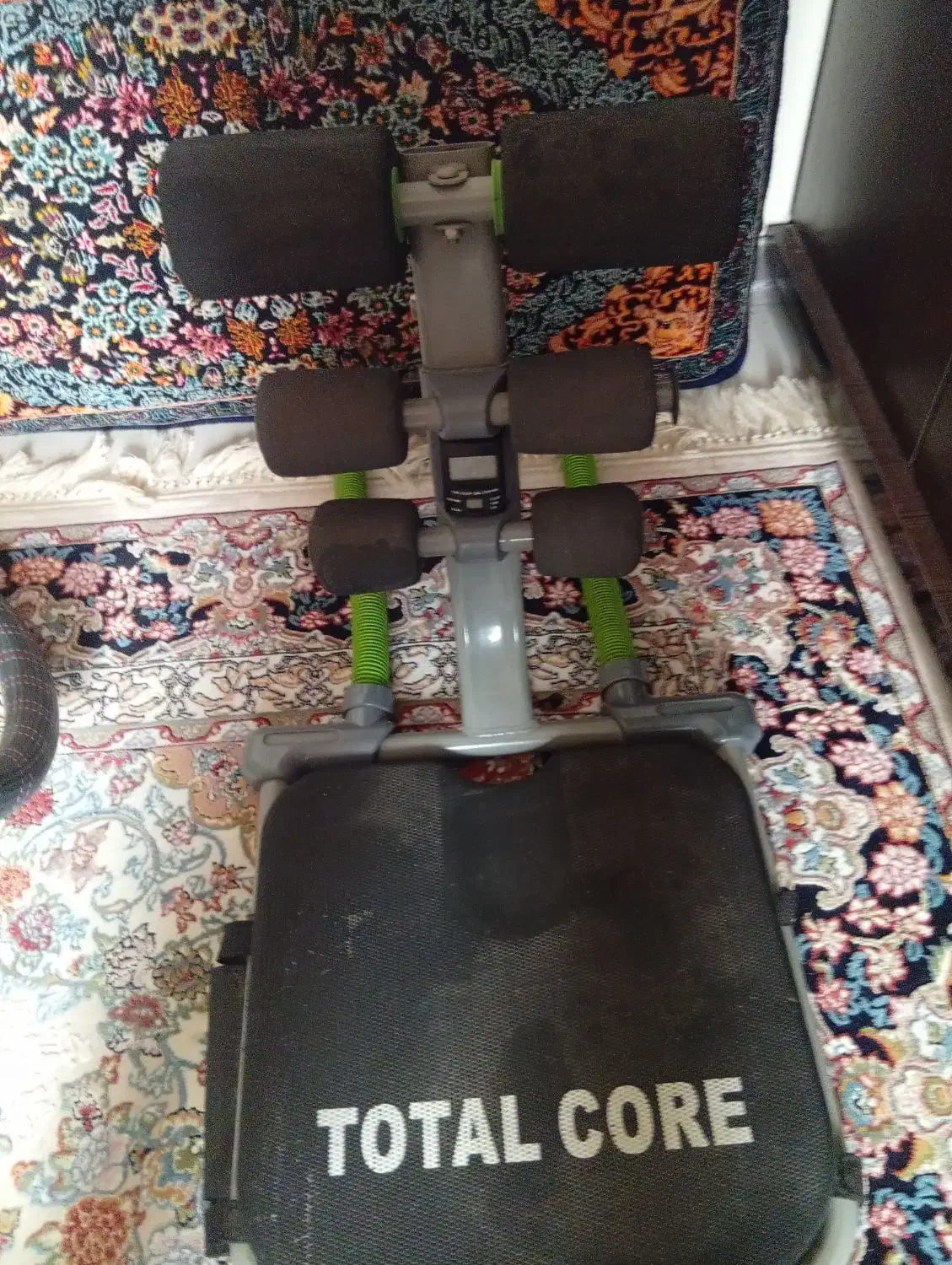 یگ عدد میز کامپیوتر یک عدد وسیله ورزشی|میز تحریر و کامپیوتر|پرند, فاز ۵|دیوار