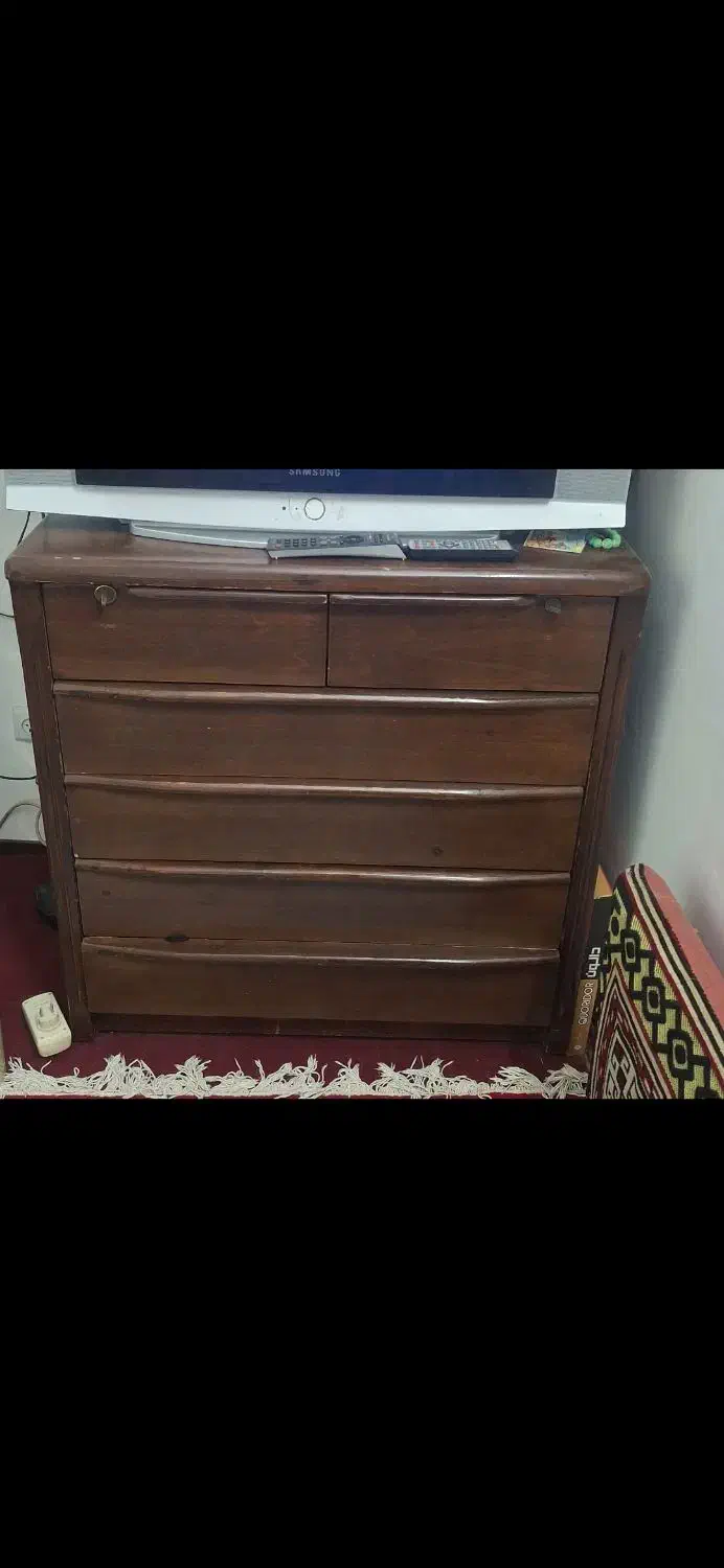 میز ۶ کشو.|جاکفشی، کمد، دراور|قائم‌شهر, |دیوار