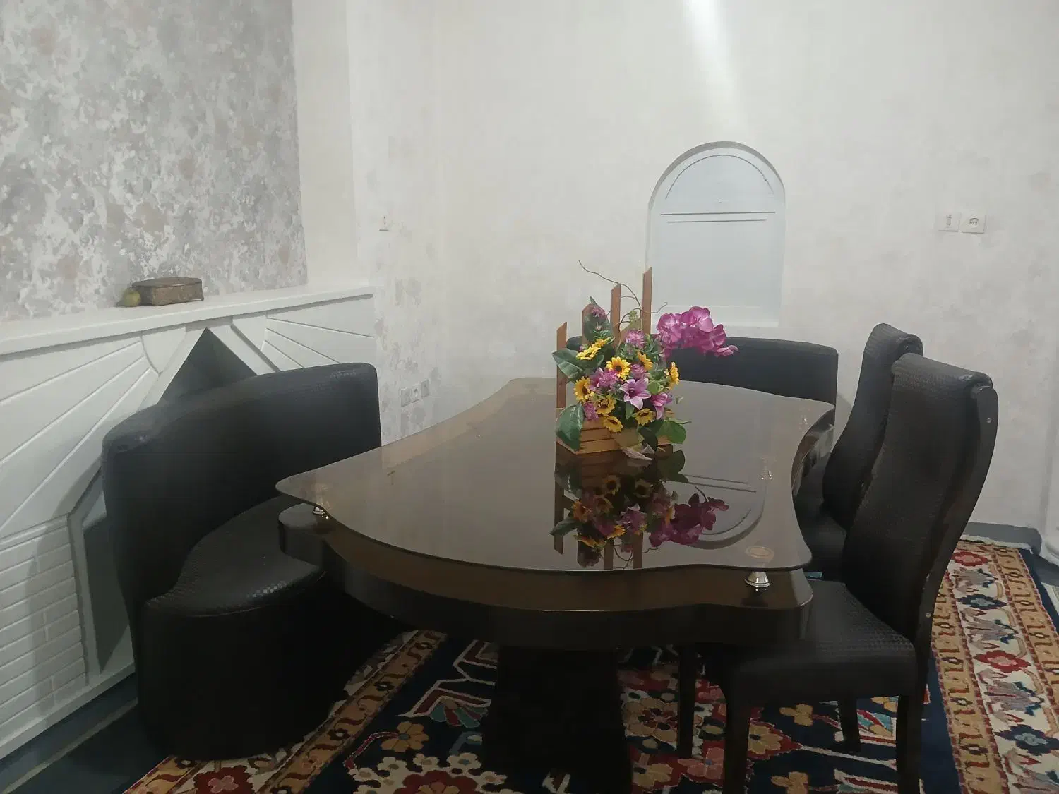 خانه مسافر لاوان|اجارهٔ کوتاه‌مدت آپارتمان و سوئیت|شیراز, کوزه گری|دیوار