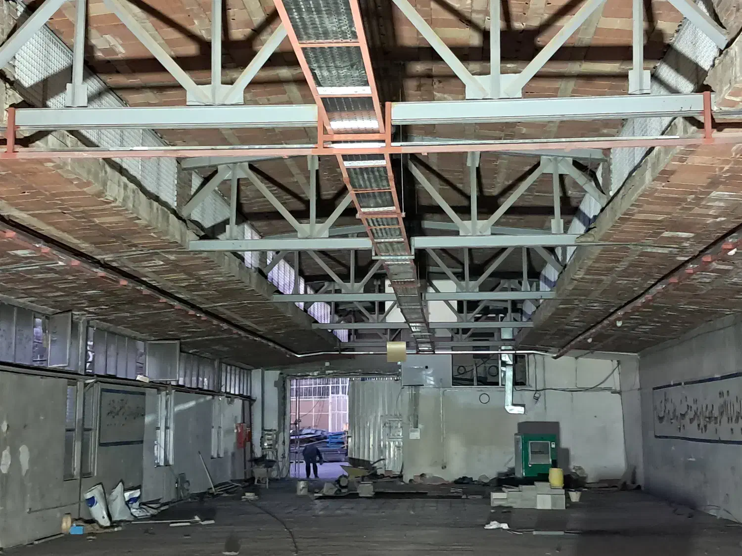 استخدام کار آموز و وردست برقکار|استخدام صنعتی، فنی، مهندسی|تهران, شهرک آزادی|دیوار