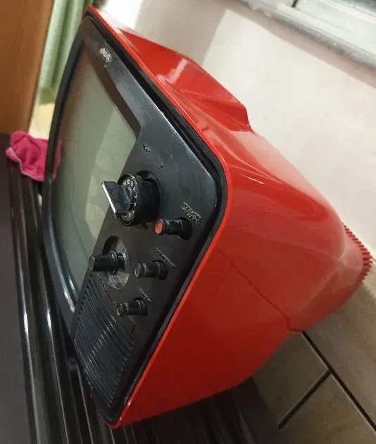 تلویزیون سیاه سفید قدیمی|تلویزیون و پروژکتور|دزفول, |دیوار