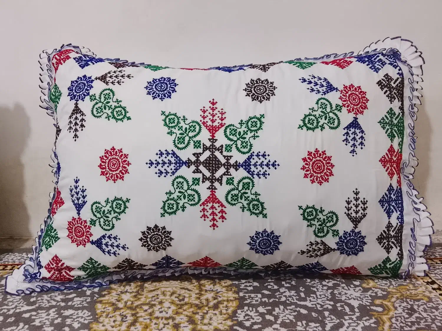 تشک و کناره و بالشت بلوچی کاملا دست دوز|تشک تختخواب|زاهدان, |دیوار