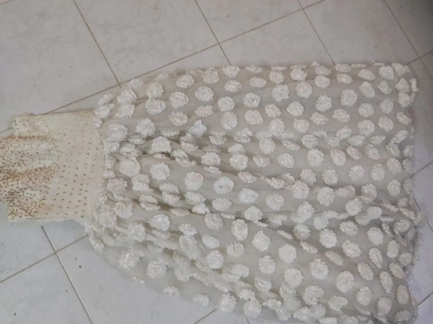 لباس عروس همراه با تاج|لباس|آران و بیدگل, |دیوار