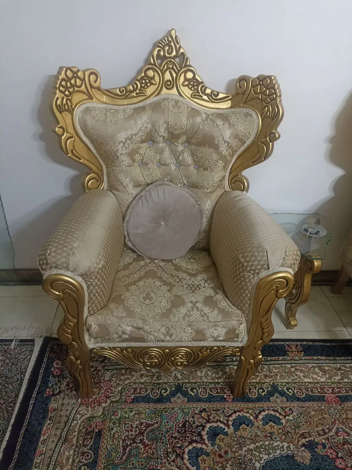 مبل سلطنتی ۷نفره|مبلمان خانگی و میز عسلی|چهاردانگه (تهران), |دیوار