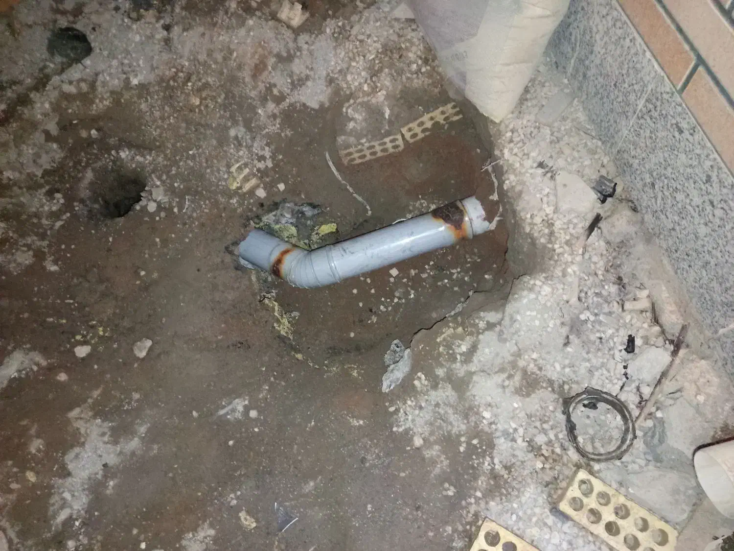 لوله باز کنی و تعمیرات شیر آلات و لولع کشی|خدمات پیشه و مهارت|خمینیشهر, |دیوار