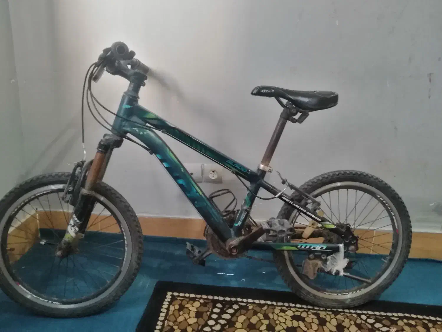 دوچرخه|دوچرخه، اسکیت، اسکوتر|کلاله, |دیوار