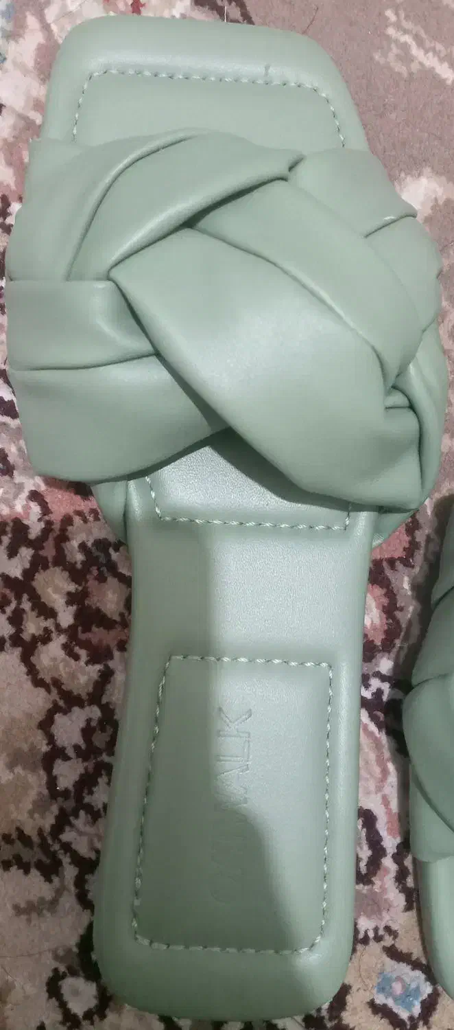 دمپایی|کیف، کفش، کمربند|پرند, فاز ۶|دیوار