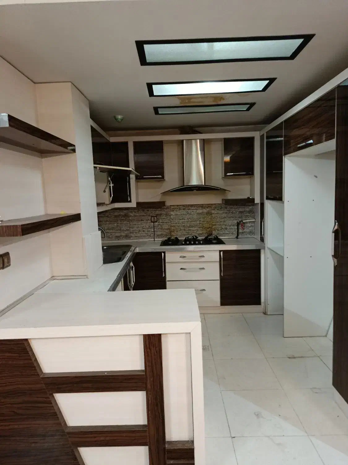 آپارتمان رهن ۳ خواب فردوسی فول تخلیه|اجارهٔ آپارتمان|شاهین‌شهر, فردوسی|دیوار