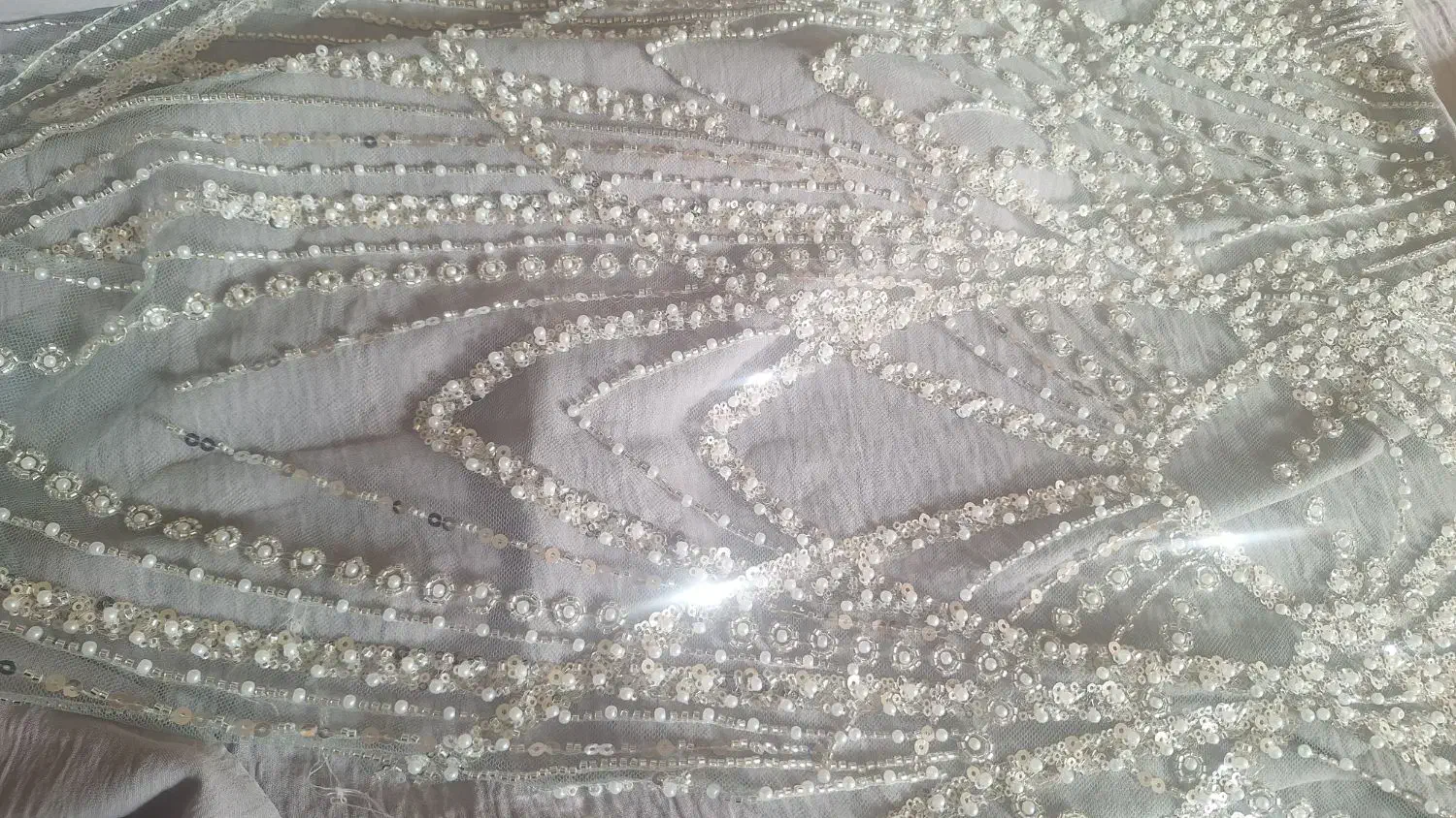 تکه پارچه سنگ و ملیله|لوازم خیاطی و بافتنی|قم, باسکول|دیوار