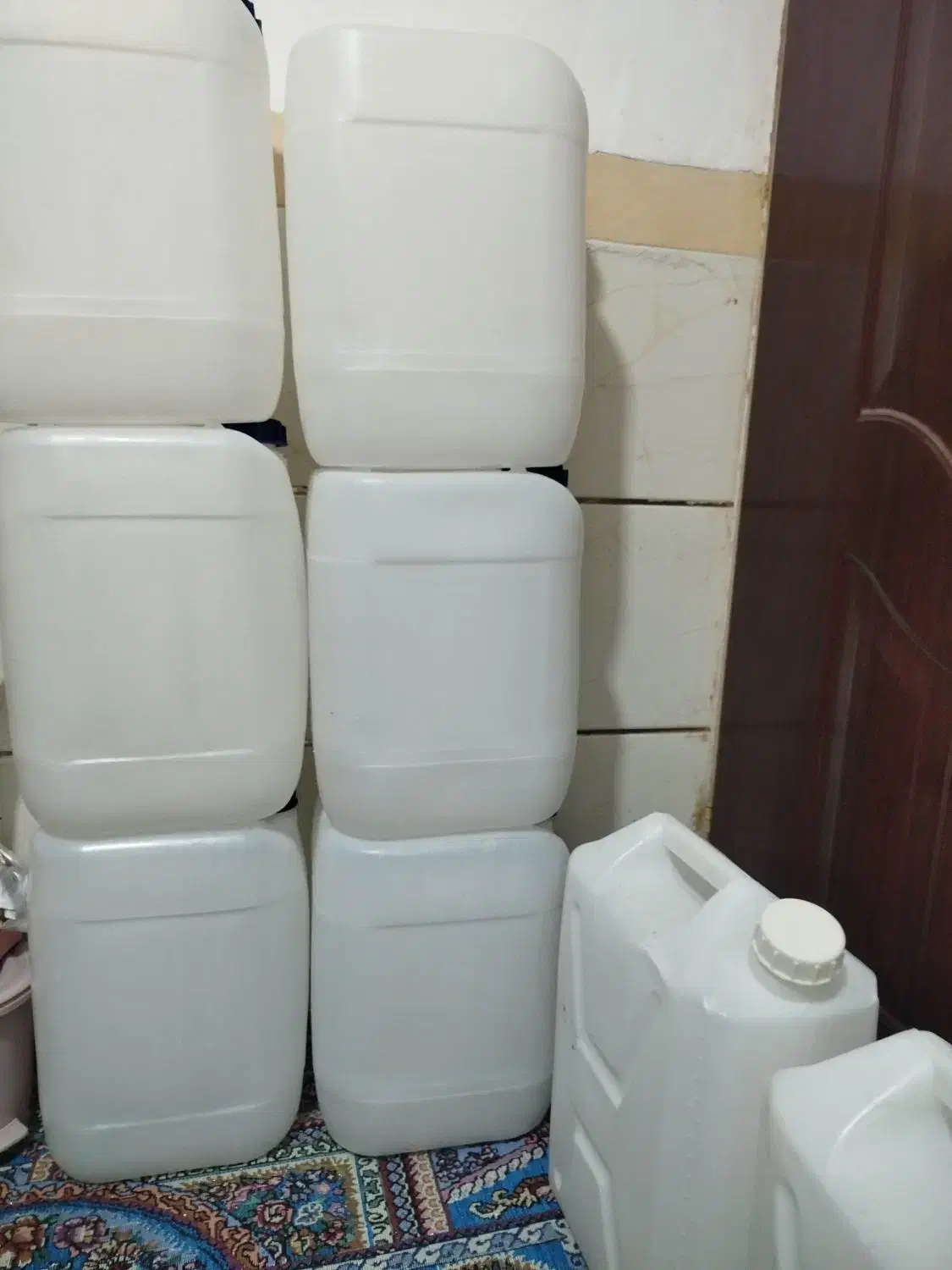 دبه نو گلاب گیری|ظروف نگهدارنده، پلاستیکی، یک‌بارمصرف|کرمان, |دیوار